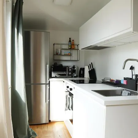 Oasis With Large Balcony & Parking グラーツ