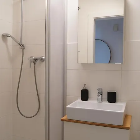 Oasis With Large Balcony & Parking Lägenhet Graz