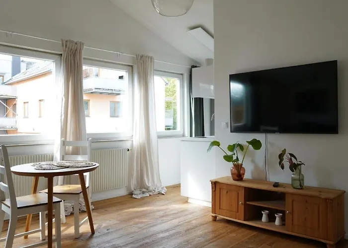 Oasis With Large Balcony & Parking Apartment Graz